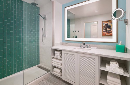 Fort Myers Beach Resort | Stay on the Beach w/Outdoor Pool Access + Firepits & Dining
