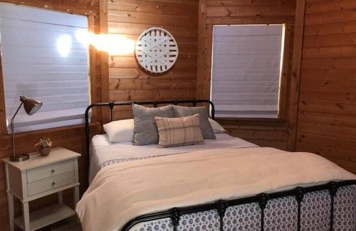 Davis Other | Stay on the farm - 1 bedroom cottage with deck outside of Davis