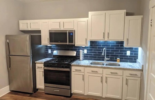 Clarksville Apartment | Stay on the sunny side of Downtown Louisville!