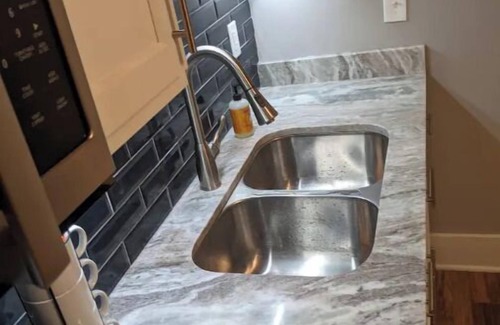 Clarksville Apartment | Stay on the sunny side of Downtown Louisville!