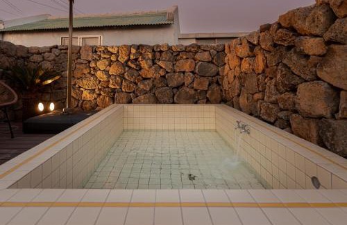 Hallim House | Stay Onwol