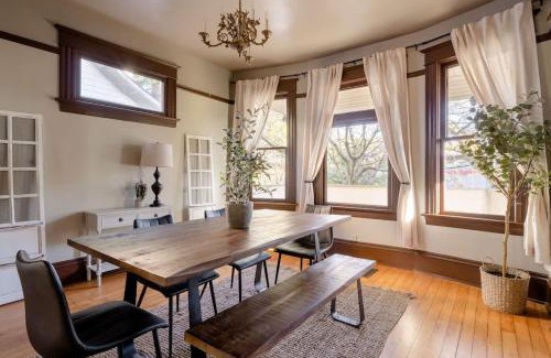 Eliot House | Stay Portland - 4BR Historic Soul District Remodel w Detached Unit
