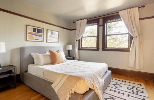 Eliot House | Stay Portland - 4BR Historic Soul District Remodel w Detached Unit