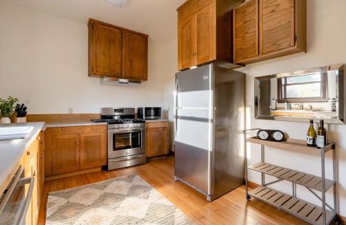 Eliot House | Stay Portland - 4BR Historic Soul District Remodel w Detached Unit