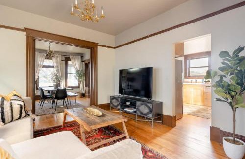 Eliot House | Stay Portland - 4BR Historic Soul District Remodel w Detached Unit