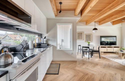 Alberta Arts District House | Stay Portland - AlbertaArts Happy Place Townhome - 91 WalkScore