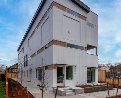 Alberta Arts District House | Stay Portland - AlbertaArts Happy Place Townhome - 91 WalkScore