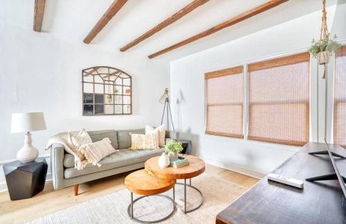 Irvington Apartment | Stay Portland - The Garden Cottage on Broadway- 94 WalkScore