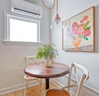 Irvington Apartment | Stay Portland - The Garden Cottage on Broadway- 94 WalkScore