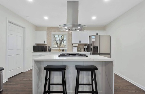 New Century House | Stay & Relax|4 BR home|Private Parking+Pool Table