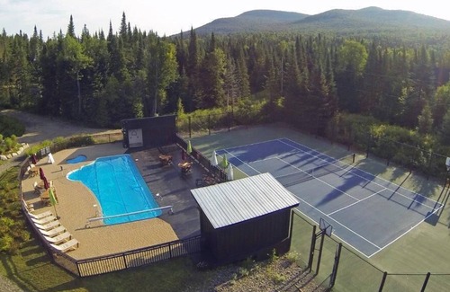 Lac Superieur Village Ski Chalet | Stay & Relax in our Log cabin in the woods
