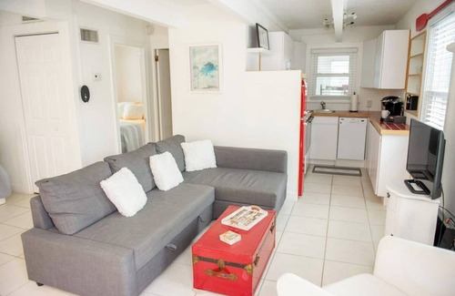 St. Petersburg - Clearwater Cottage | Stay steps from the sand in this charming single-family home. Enjoy exclusive beach access at Sunburst Inn, featured on HGTV. Cozy comfort for up to 4, and an unbeatable location on the Gulf. Perfect for a romantic escape or small family getaway.