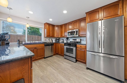 Santa Ana House | Stay with SIR Living for the best experience!
