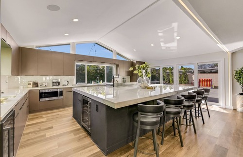 Santa Ana House | Stay with SIR Living for the best experience!