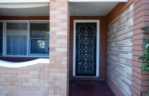 Dubbo House | StayAU 3BRM Cozy Retreat Close to Dubbo