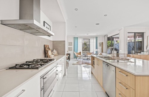 Wantirna South House | StayAU 4BR Designer Home in Knox