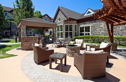 Fairfield Apartment | Staybridge Studio! Pool & Hot Tub. Free Breakfast. Explore Wine Country!