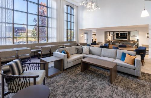 Glendale Hotel | Staybridge Suites Denver - Cherry Creek by IHG
