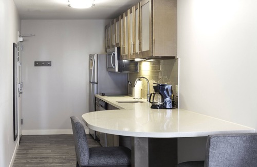 Montgomery Hotel | Staybridge Suites Montgomery - Downtown by IHG