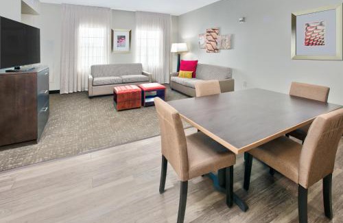 Plano Hotel | Staybridge Suites Plano - Richardson Area by IHG