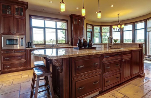 Inglewood House | Staycation House with Swimming Pool. One night possible.