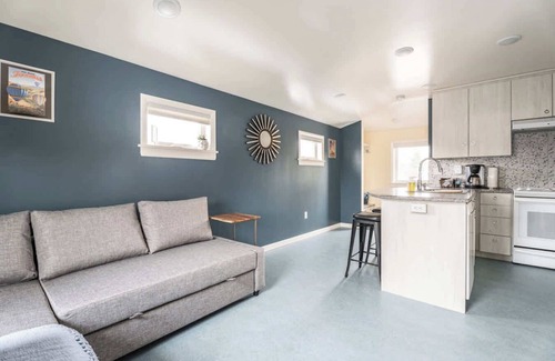 East End Apartment | #StayinMyDistrict East End Spud Nest