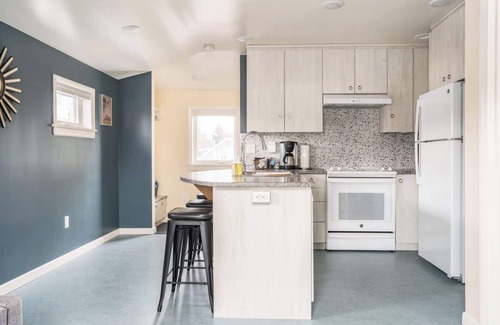 East End Apartment | #StayinMyDistrict East End Spud Nest