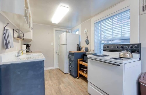 Coos Bay Apartment | #StayinMyDistrict Heritage House 2Bedroom