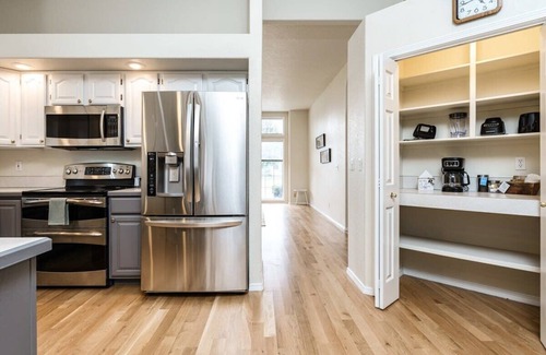 Meridian House | #StayInMyDistrict Meridian Single Level