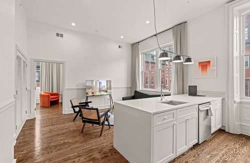 Center City Apartment | StayRafa 2000 Spruce