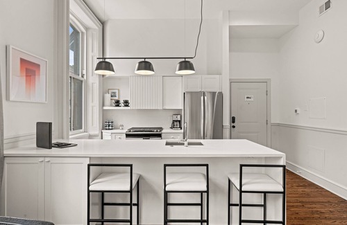 Center City Apartment | StayRafa 2000 Spruce
