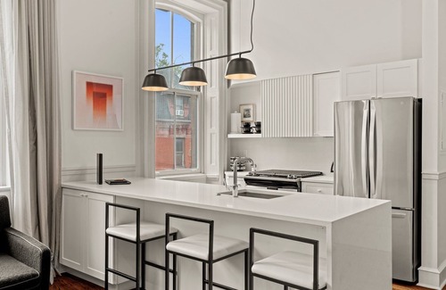 Center City Apartment | StayRafa 2000 Spruce