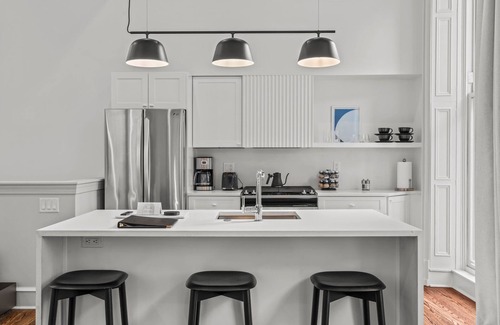 Center City Apartment | StayRafa 2000 Spruce