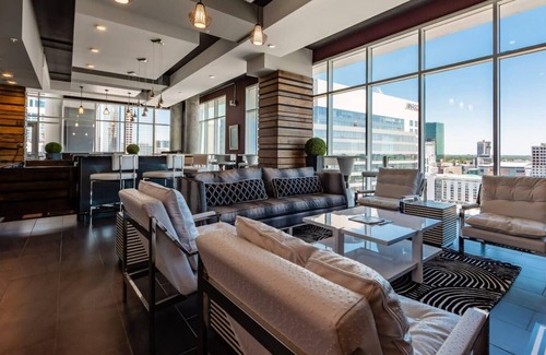 Second Ward Condo | StaysByWalker 3BR Lux Uptown | Spa/Gym/KingBed
