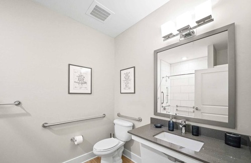 Charlotte Condo | StaysByWalker 3BR Waverly - WiFi/King Beds/Gym ADA