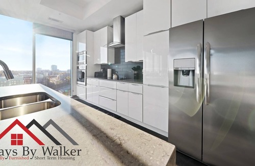 Second Ward Condo | StaysByWalker Lux 3BR Uptown! Spa/Gym/KingBed