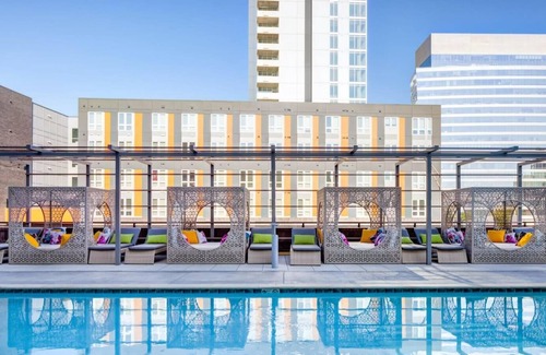 Second Ward Condo | StaysByWalker Uptown 1BR Gym/Parking/Desk/KingBed