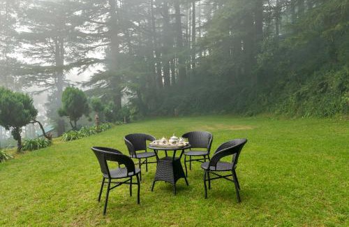 Dalhousie Villa | StayVista at 8Oaks