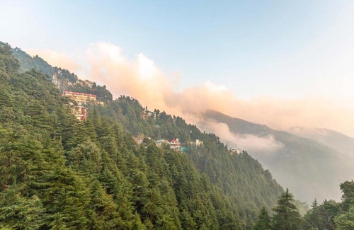Dalhousie Villa | StayVista at 8Oaks