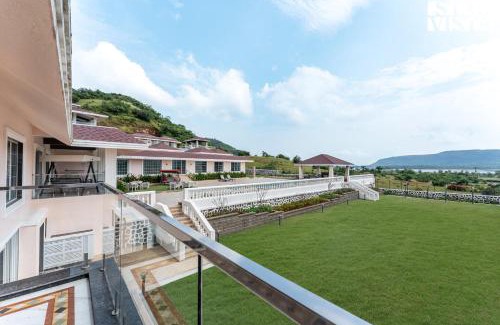 Kune N.m. Villa | StayVista at Dolce Montagna w Pool, Karaoke & Bar