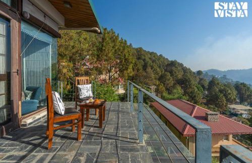 Kasauli Villa | StayVista at Hillcrest Villa with Valley View, Bonfire and Heater