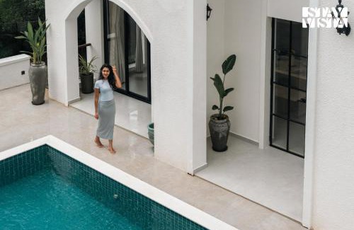 Calangute Villa | StayVista at Roźe Home with Open Terrace, Pool & Pet Friendly