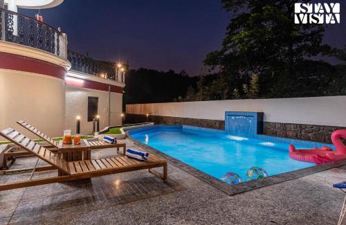 Khandala Villa | StayVista's Hillside Serenity - Hill-view villa with Outdoor pool, Bar, Spacious lawn, and Indoor & Outdoor activities