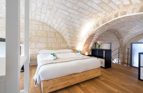 Municipio 2 Apartment | Stazione & Politecnico Stylish Apt with Netflix