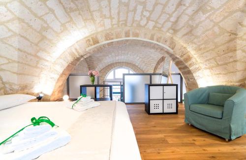 Municipio 2 Apartment | Stazione & Politecnico Stylish Apt with Netflix