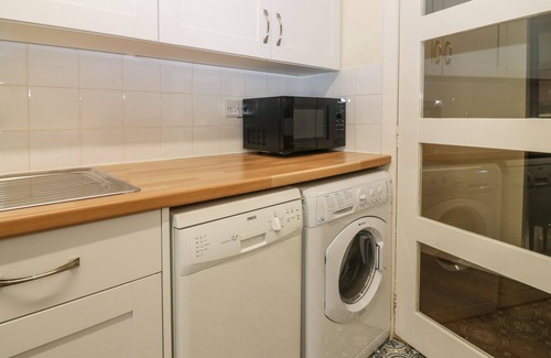 Alford Cottage | Steading Cottage - Craigievar Castle