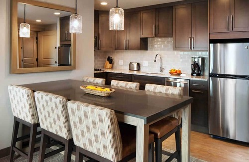 Steamboat Springs Villa | Steamboat 2 Bdr Villa Mar. 8th-15th; Ski In/Out Sheraton - Full Kitchen, Sleep 6