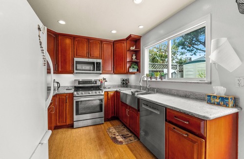 Westside Santa Cruz House | Steamers Lane Retreat