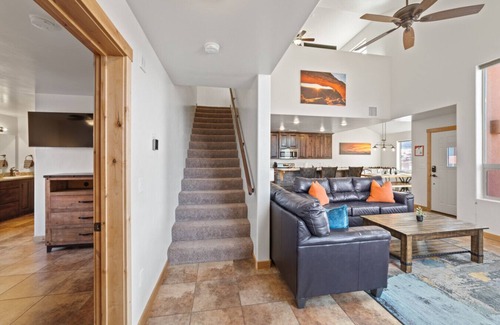 Moab South Valley Villa | Steel Bender Villa (Rim Vista 8A8)