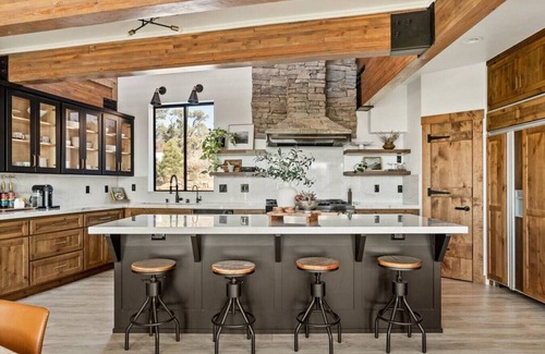 Baldwin Lake Cabin | Steel Pine Lodge · Steel Pine Lodge A Rustic Mountain Retreat Views!
